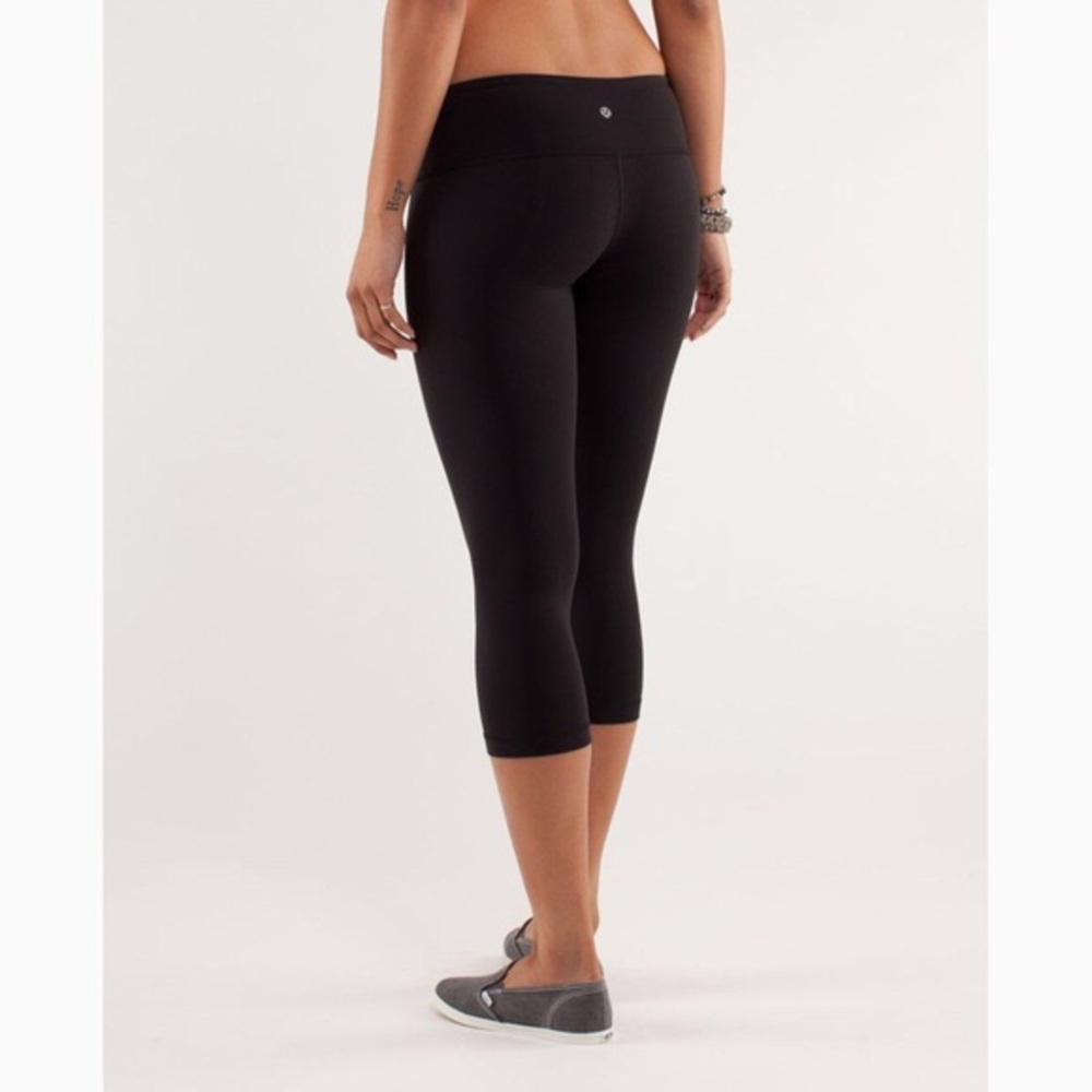 Black lululemon leggings